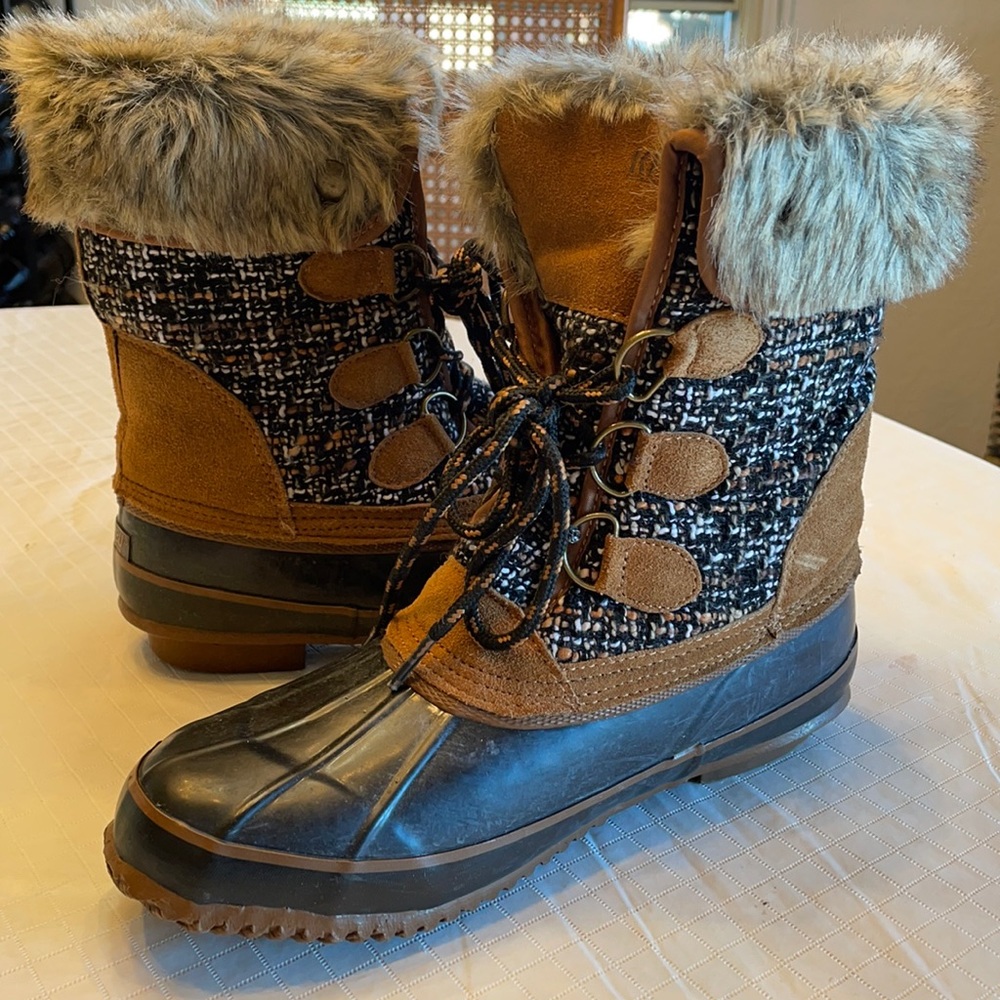 Khombu Juilliard Women’s Duck Boot